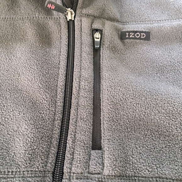 Izod Gray Vest for Versatile Layering - Picture 6 of 7